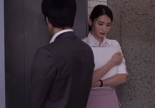 em-thu-ky-xinh-xan-va-nhung-ong-chu-dam-dang-cuong-dam