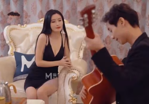 nu-chu-nha-say-tinh-ten-nhac-si-dam-dang-khoai-to